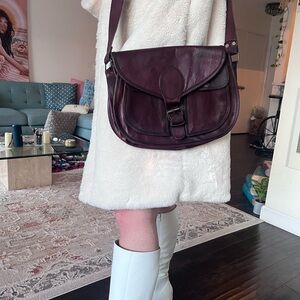 Elegant Burgundy Leather Crossbody Bag